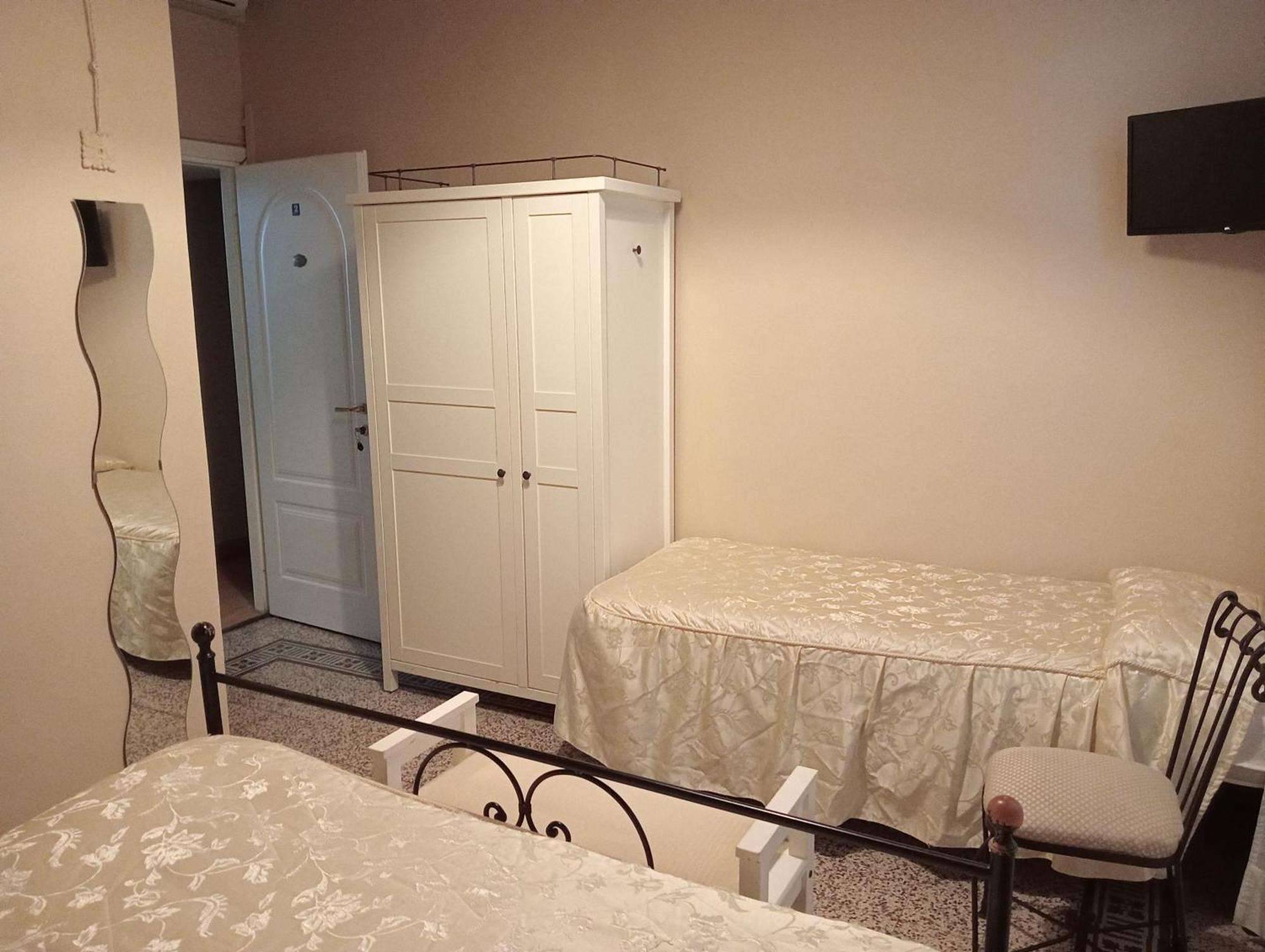 Buonanotte Rooms Лука Екстериор снимка